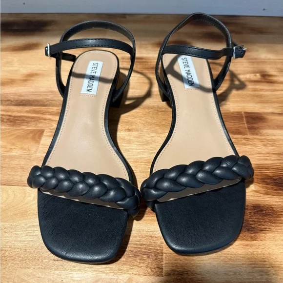 Steve Madden Melinda Sandal~Black~ 7M - Picture 1 of 7